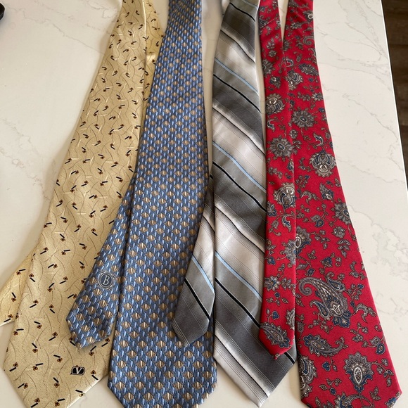 Bulk-4-Vintage Designer Ties.  Dior, Valentino, Bolgheri, Johnny Carson! - Picture 5 of 10